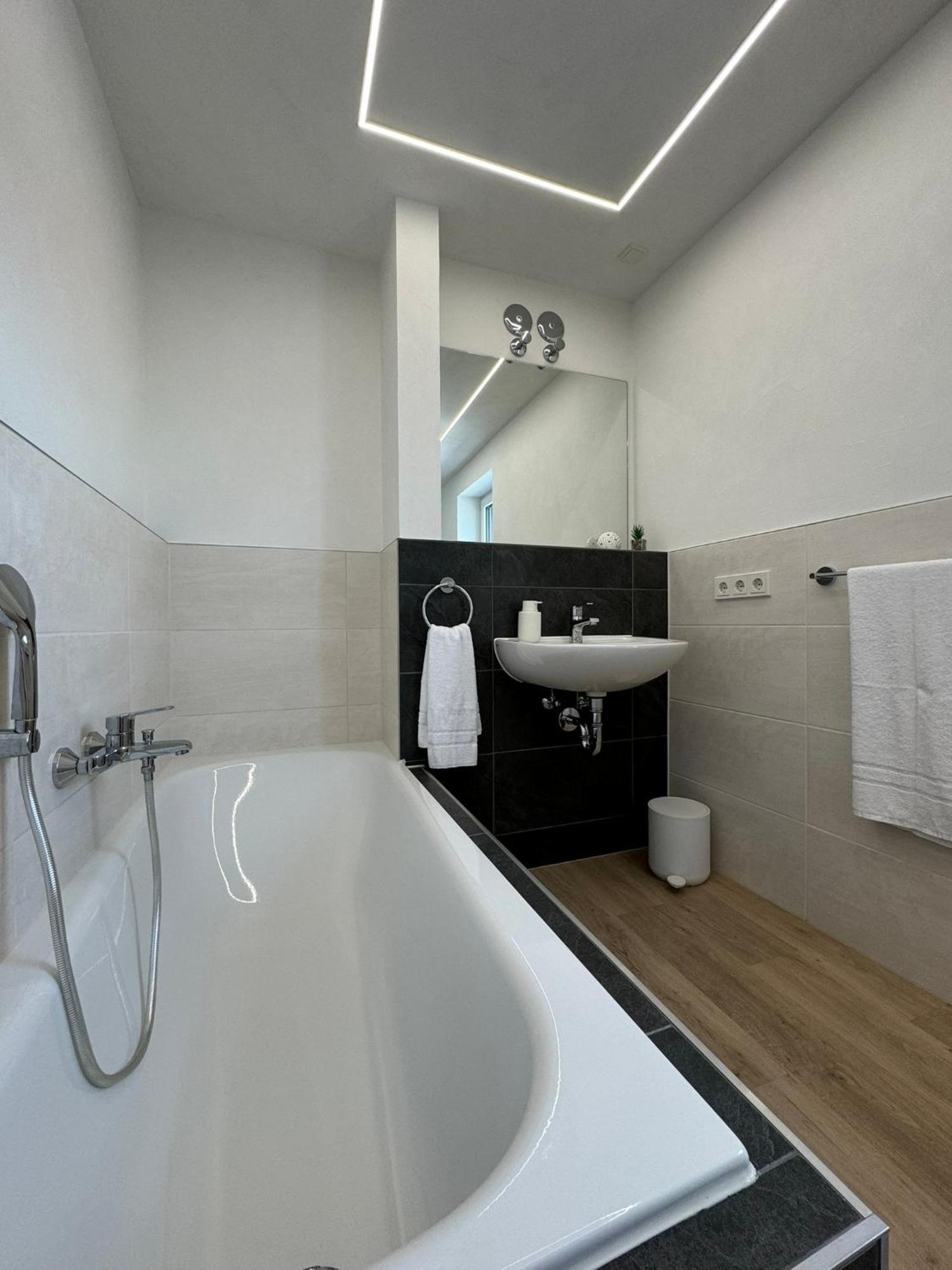 Apartment Geschmackvolle Moderne Apartment-wohnungen Huenfeld
